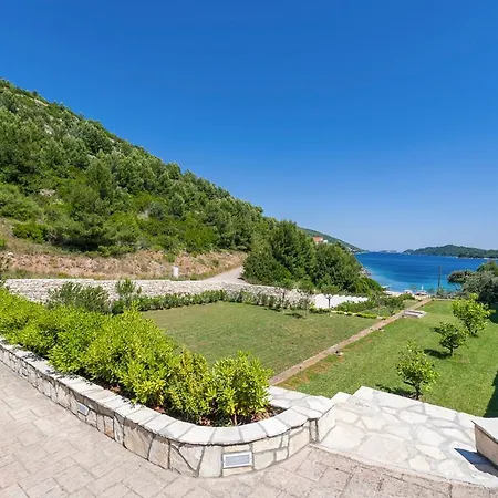 Sleeps 14 Pool Air Con Wifi *