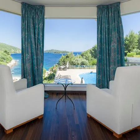Sleeps 14 Pool Air Con Wifi Vila *